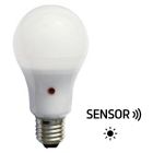 Lámpara standard Led sensor día/noche (luz natural) 11W 6000°K 1100Lm 180° 65x125mm. (F-BRIGHT 2601751)