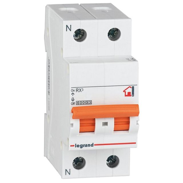Interruptor automático magnetotérmico 1 + N polos 16A (Legrand 419926)